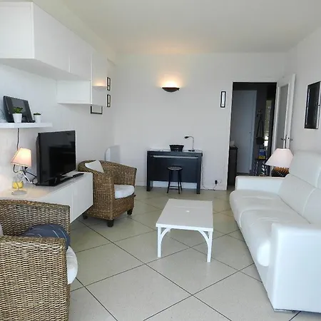 Le Lavandou, 2 Pieces, 4 Personnes - Fr-1-251-616 Apartment Le Lavandou